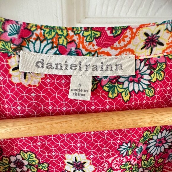 Daniel Rainn Woman’s Tank Top Blouse Pink Pintuck Front Floral Boho Size Small‎ - Picture 8 of 10